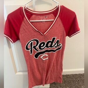 Cincinnati Reds women’s top